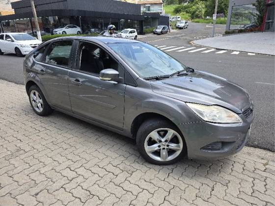 FORD FOCUS 1.6 GL 16V FLEX 4P MANUAL FORD FOCUS 1.6 GL 16V FLEX 4P MANUAL